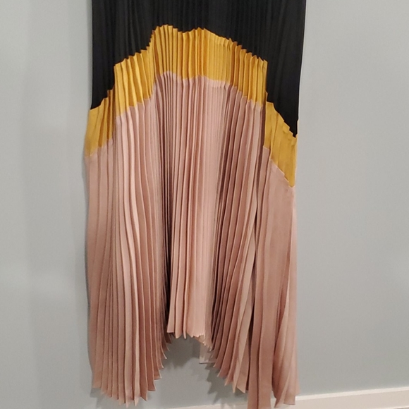 Worn Once! - Picture 3 of 6